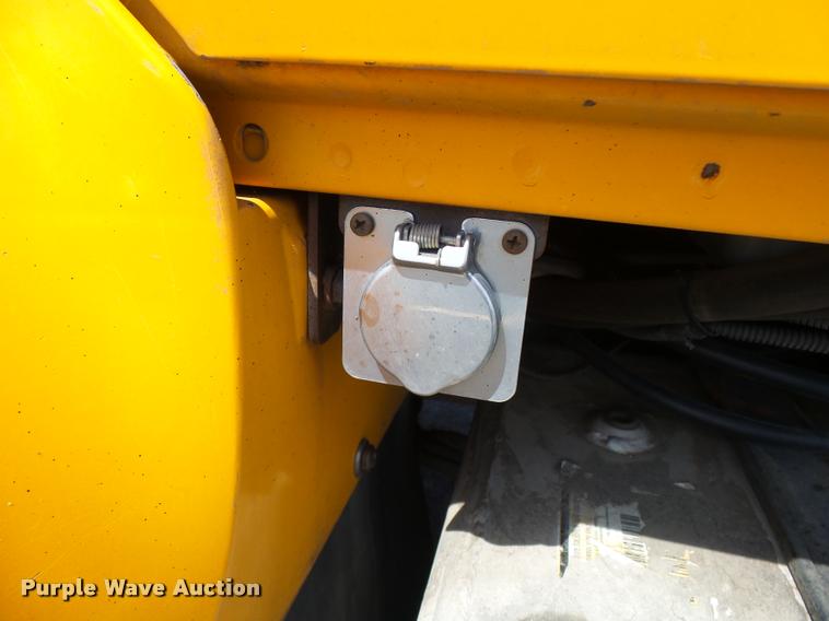 image for item CC9149 2004 International 7400 Crew Cab dump truck