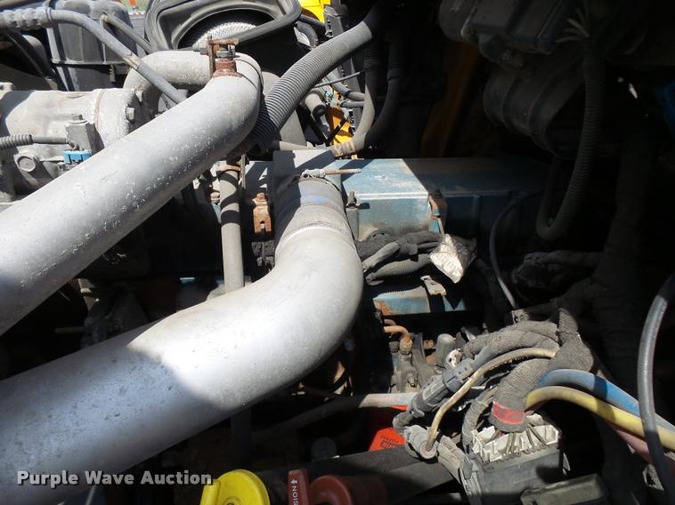 image for item CC9149 2004 International 7400 Crew Cab dump truck