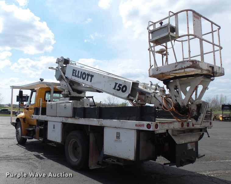 image for item CC9158 2005 International DuraStar 4300 bucket truck