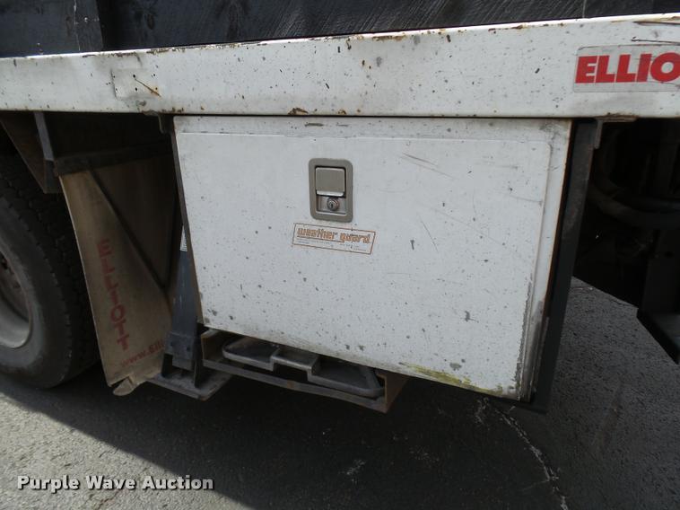 image for item CC9158 2005 International DuraStar 4300 bucket truck