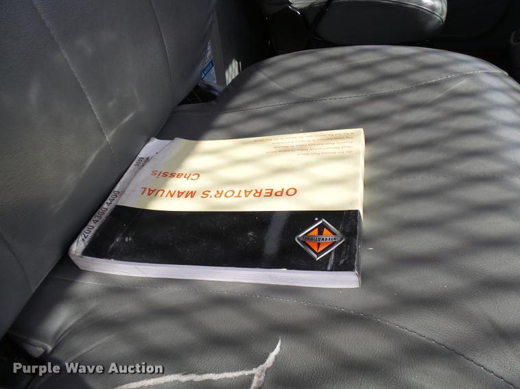 image for item CC9158 2005 International DuraStar 4300 bucket truck