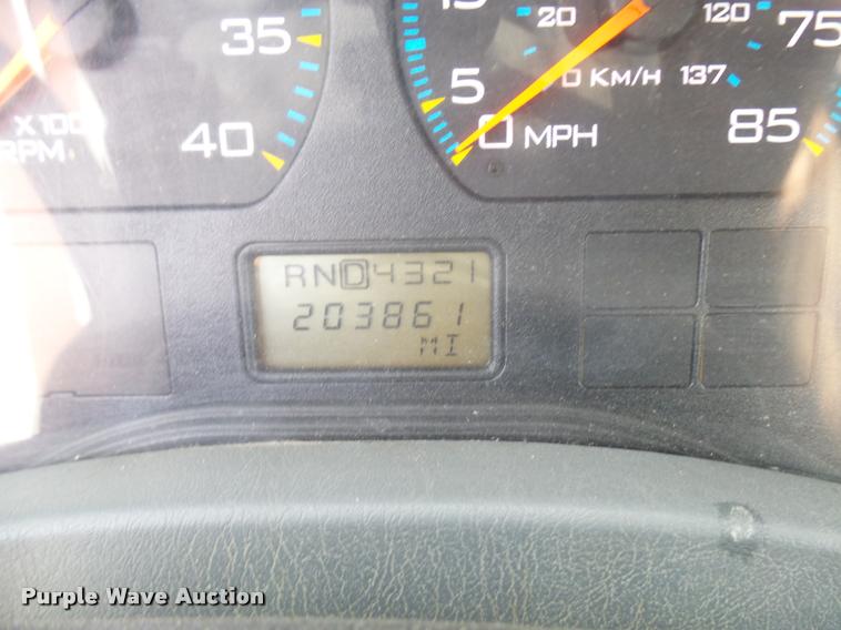 image for item CC9158 2005 International DuraStar 4300 bucket truck