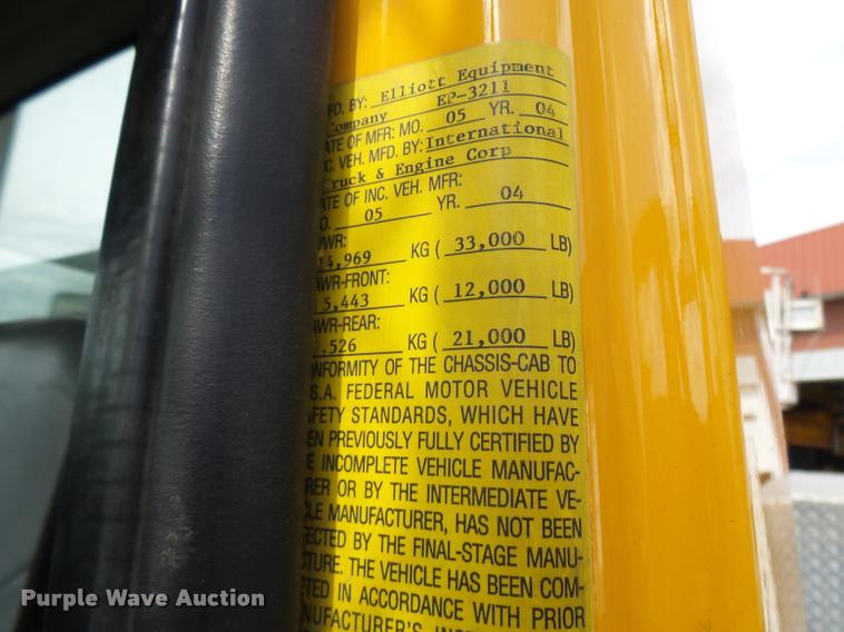 image for item CC9158 2005 International DuraStar 4300 bucket truck