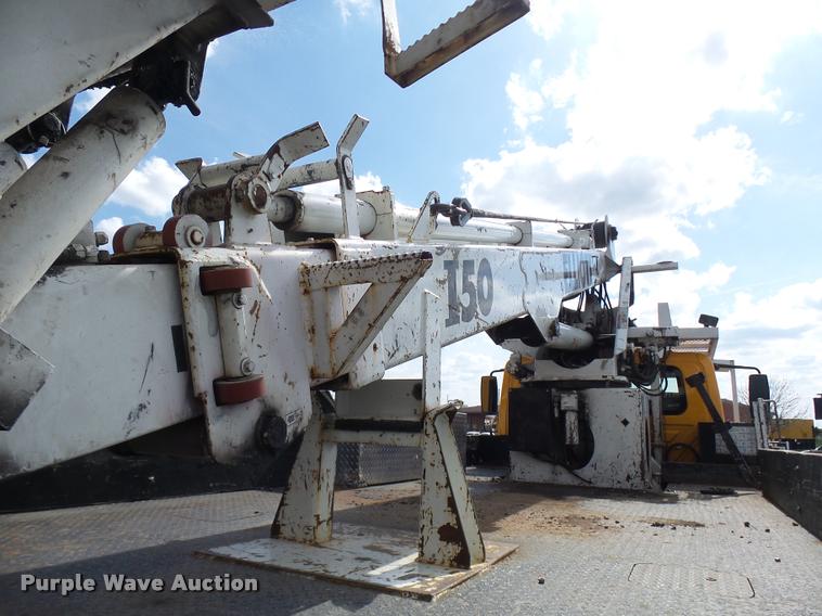 image for item CC9158 2005 International DuraStar 4300 bucket truck