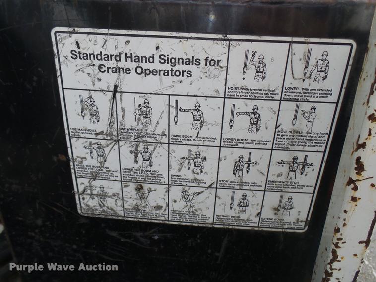 image for item CC9158 2005 International DuraStar 4300 bucket truck