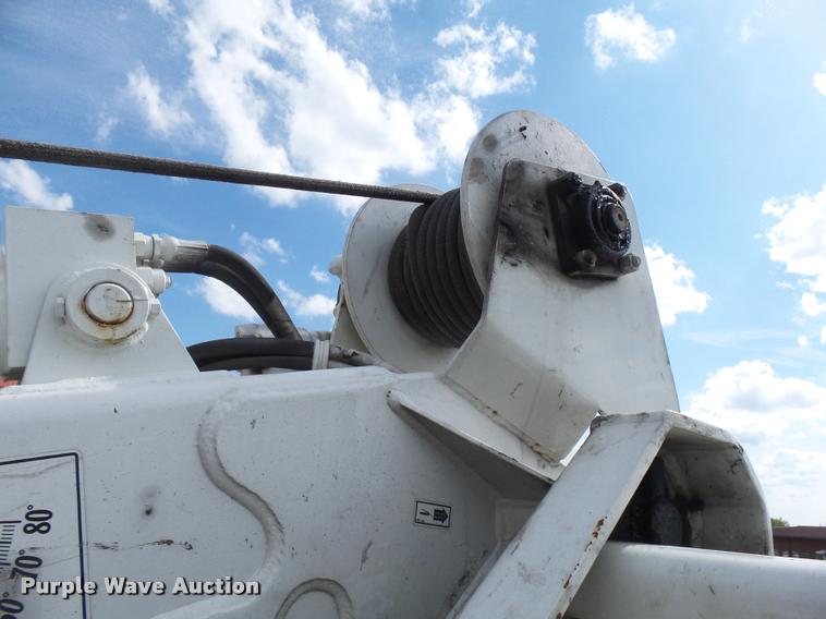 image for item CC9158 2005 International DuraStar 4300 bucket truck