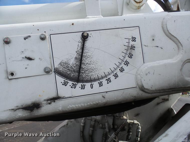 image for item CC9158 2005 International DuraStar 4300 bucket truck