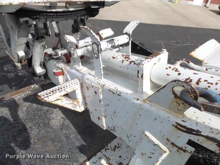 image for item CC9158 2005 International DuraStar 4300 bucket truck