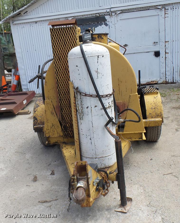 image for item CC9174 1999 Seal Master seal coat machine