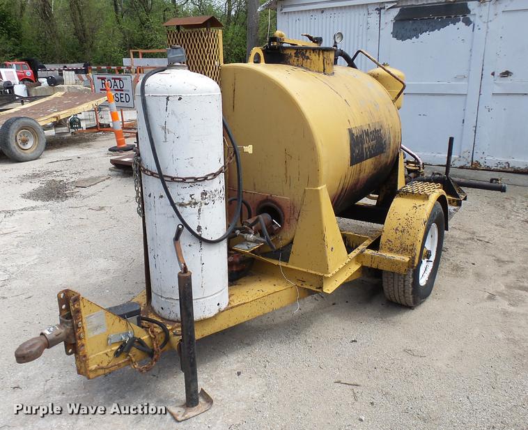 image for item CC9174 1999 Seal Master seal coat machine