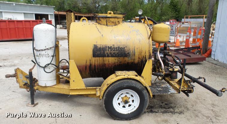 image for item CC9174 1999 Seal Master seal coat machine