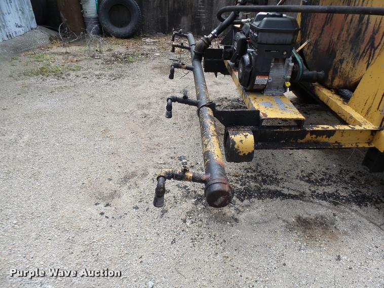 image for item CC9174 1999 Seal Master seal coat machine