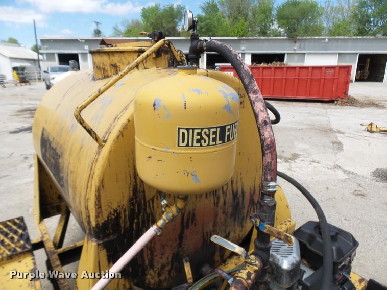 image for item CC9174 1999 Seal Master seal coat machine