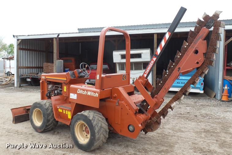 image for item DA0482 1992 Ditch Witch 5110 trencher