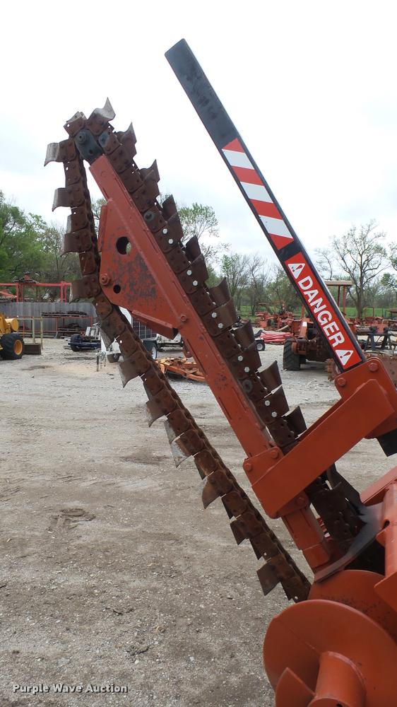 image for item DA0482 1992 Ditch Witch 5110 trencher