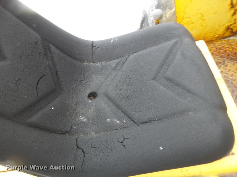 image for item DA3430 John Deere 480-B forklift