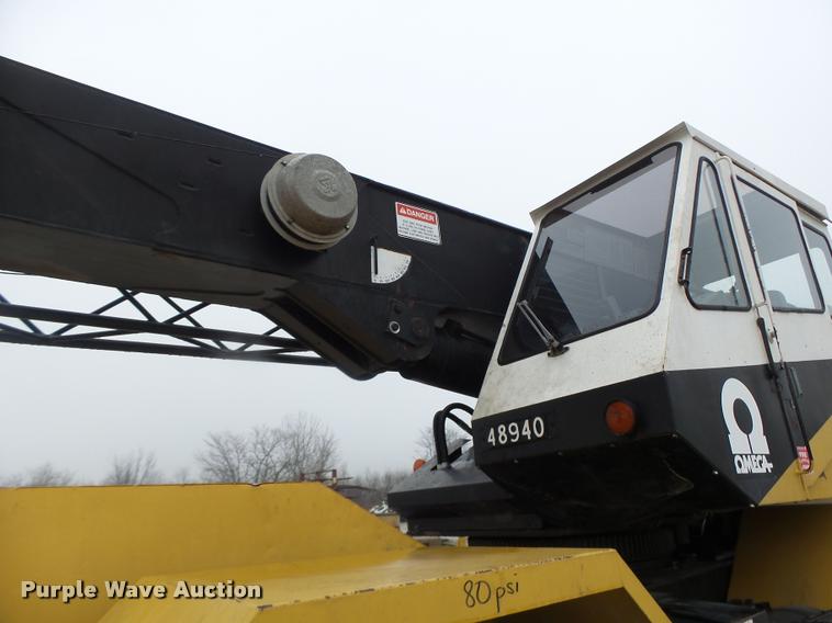 image for item DA3432 1980 P & H Omega 18 crane