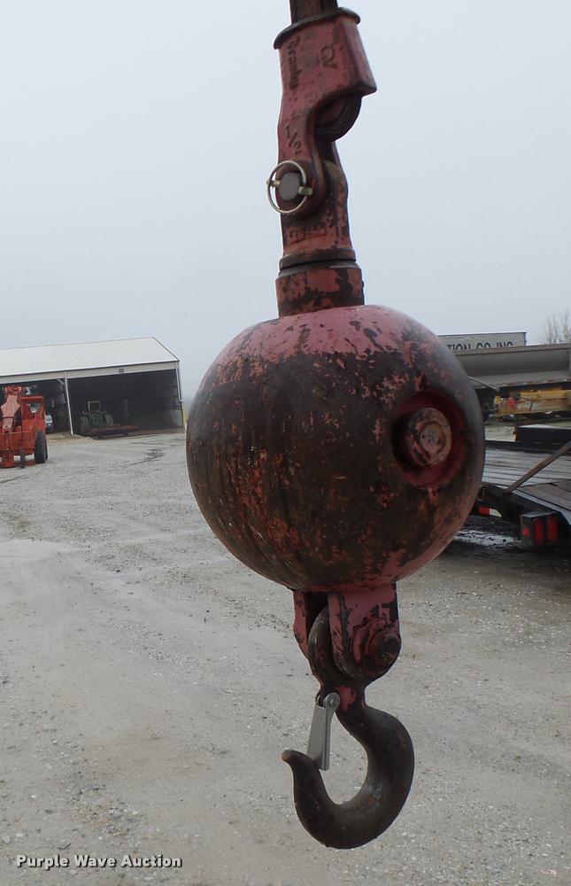 image for item DA3432 1980 P & H Omega 18 crane