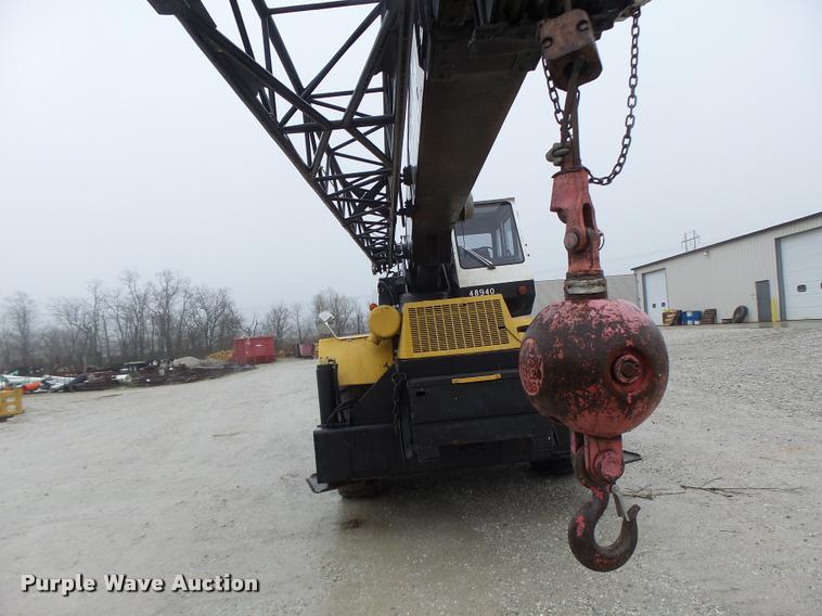 image for item DA3432 1980 P & H Omega 18 crane