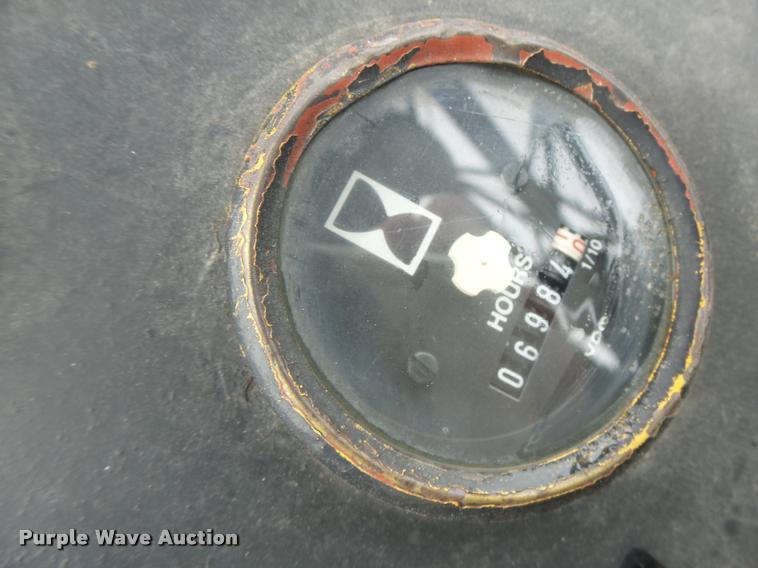 image for item DA3432 1980 P & H Omega 18 crane