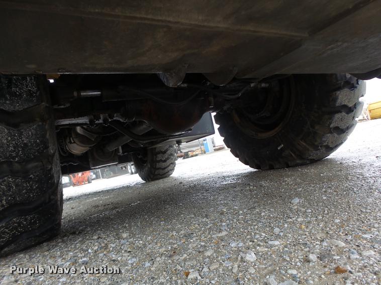 image for item DA3432 1980 P & H Omega 18 crane