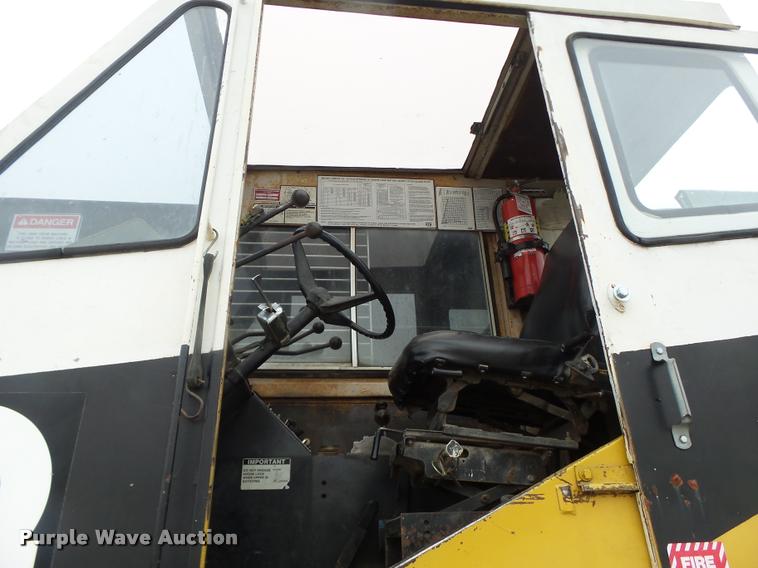 image for item DA3432 1980 P & H Omega 18 crane