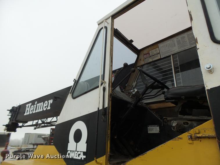 image for item DA3432 1980 P & H Omega 18 crane