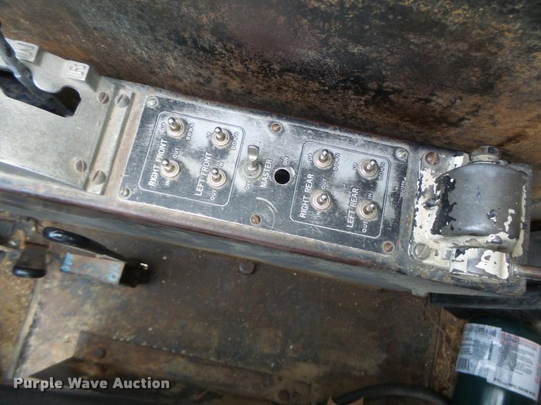 image for item DA3432 1980 P & H Omega 18 crane