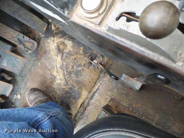 image for item DA3432 1980 P & H Omega 18 crane