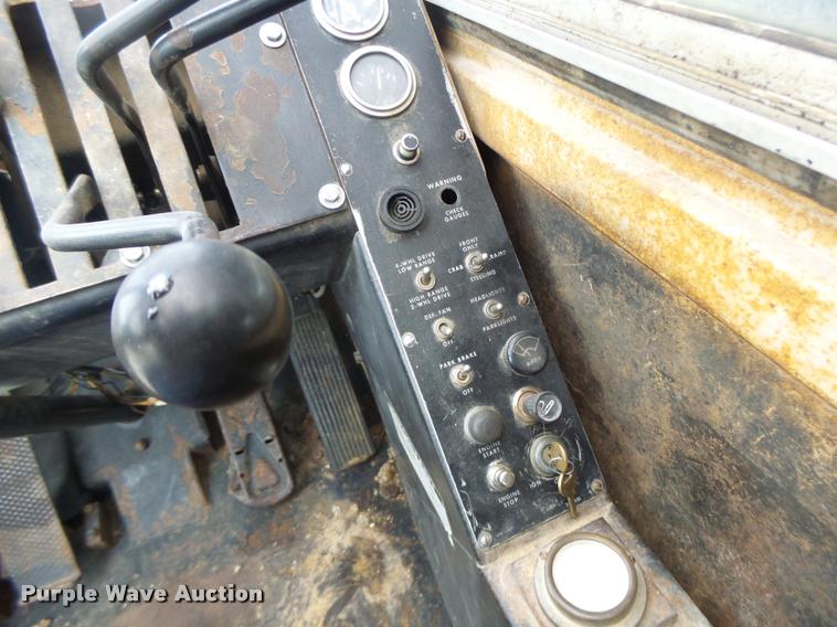 image for item DA3432 1980 P & H Omega 18 crane