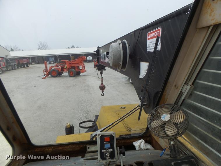 image for item DA3432 1980 P & H Omega 18 crane