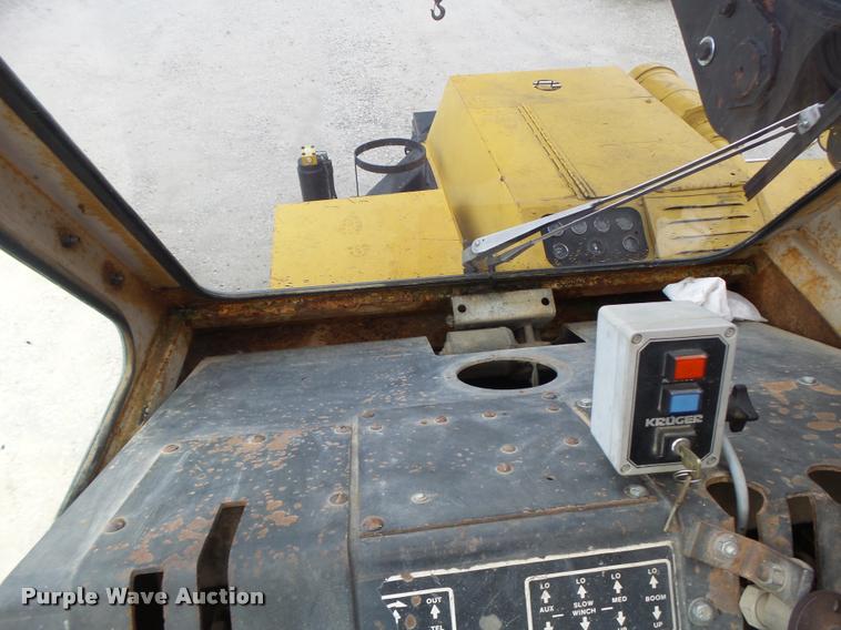 image for item DA3432 1980 P & H Omega 18 crane