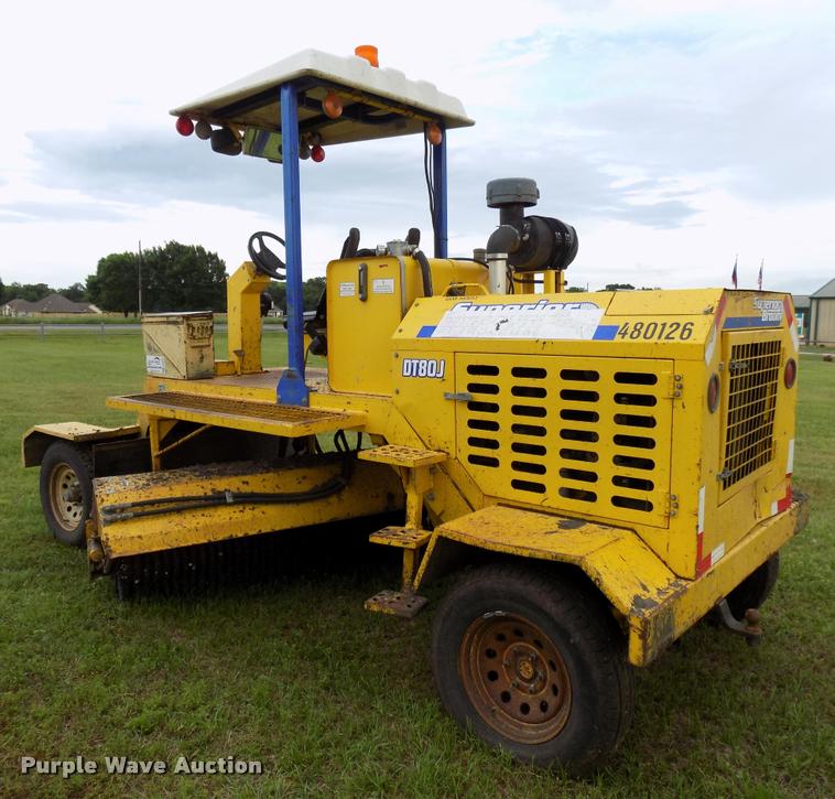 image for item DA6076 2010 Superior Broom DT80J broom