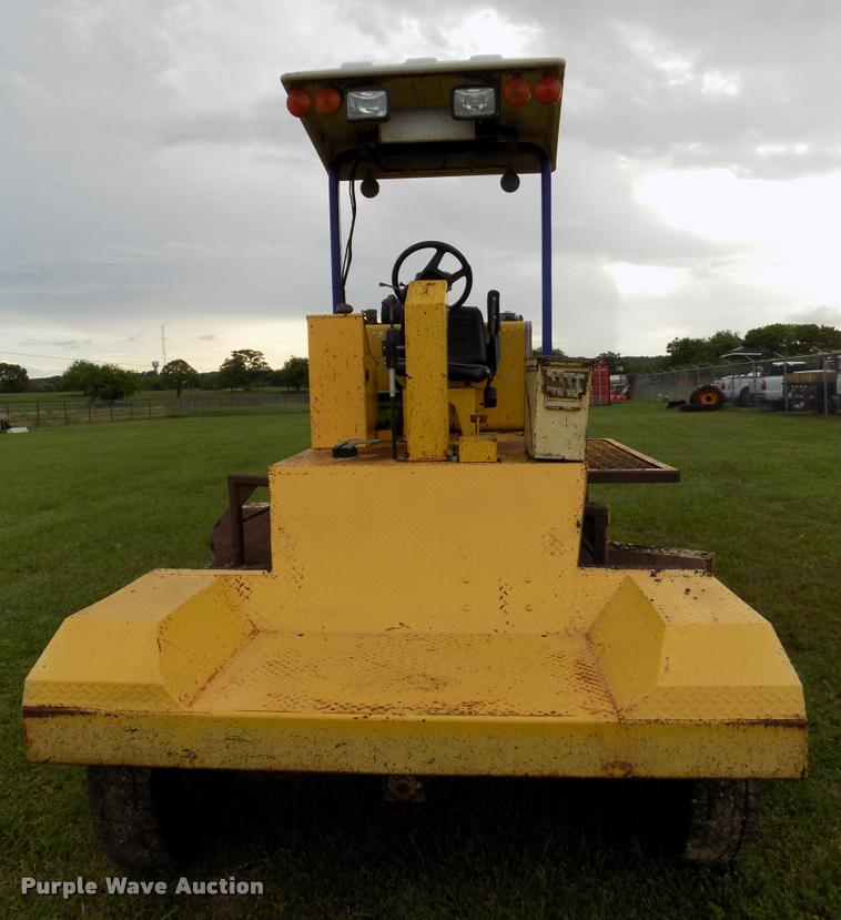 image for item DA6076 2010 Superior Broom DT80J broom