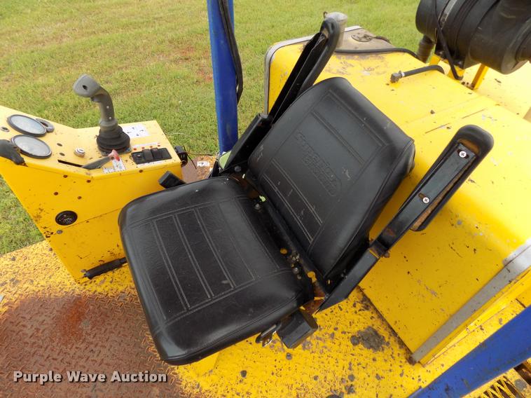 image for item DA6076 2010 Superior Broom DT80J broom