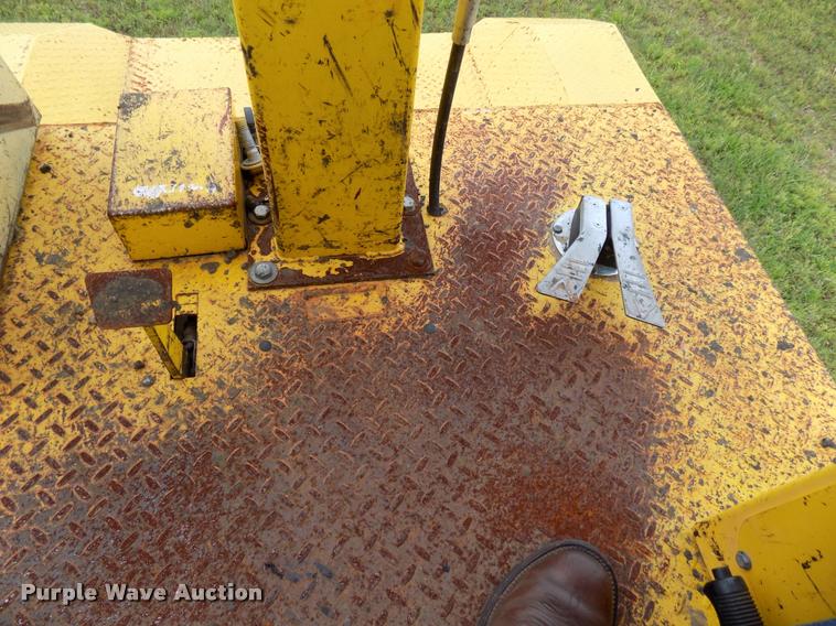 image for item DA6076 2010 Superior Broom DT80J broom