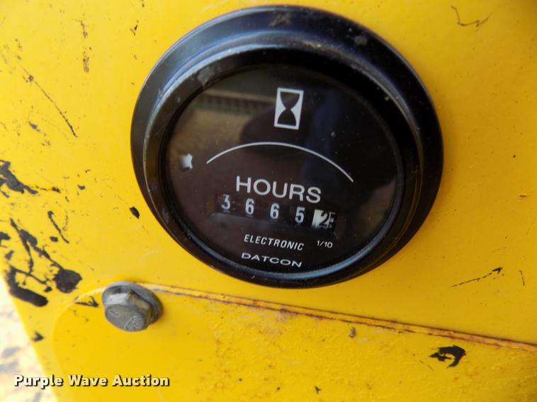 image for item DA6076 2010 Superior Broom DT80J broom