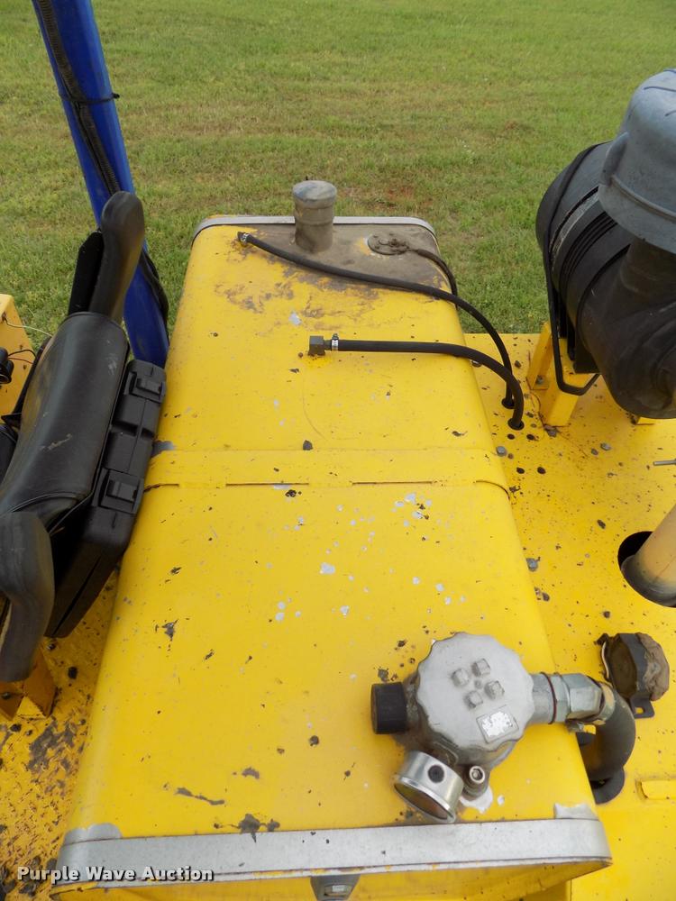 image for item DA6076 2010 Superior Broom DT80J broom