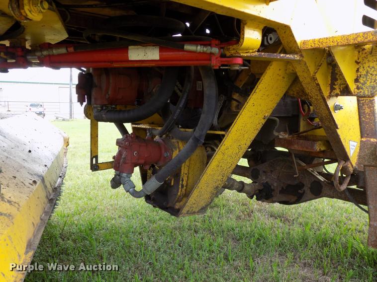 image for item DA6076 2010 Superior Broom DT80J broom