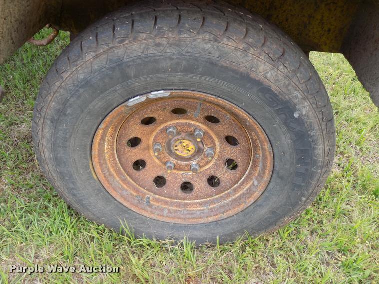 image for item DA6076 2010 Superior Broom DT80J broom