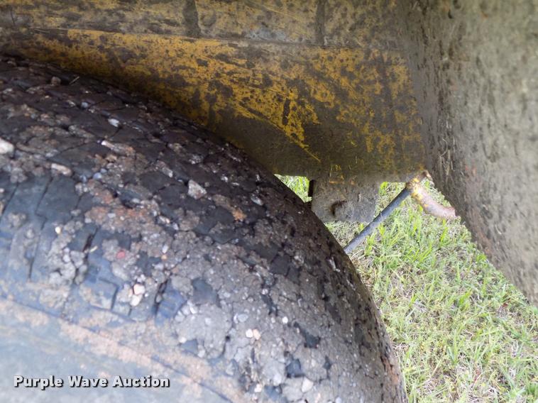 image for item DA6076 2010 Superior Broom DT80J broom