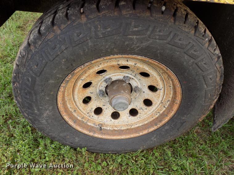 image for item DA6076 2010 Superior Broom DT80J broom