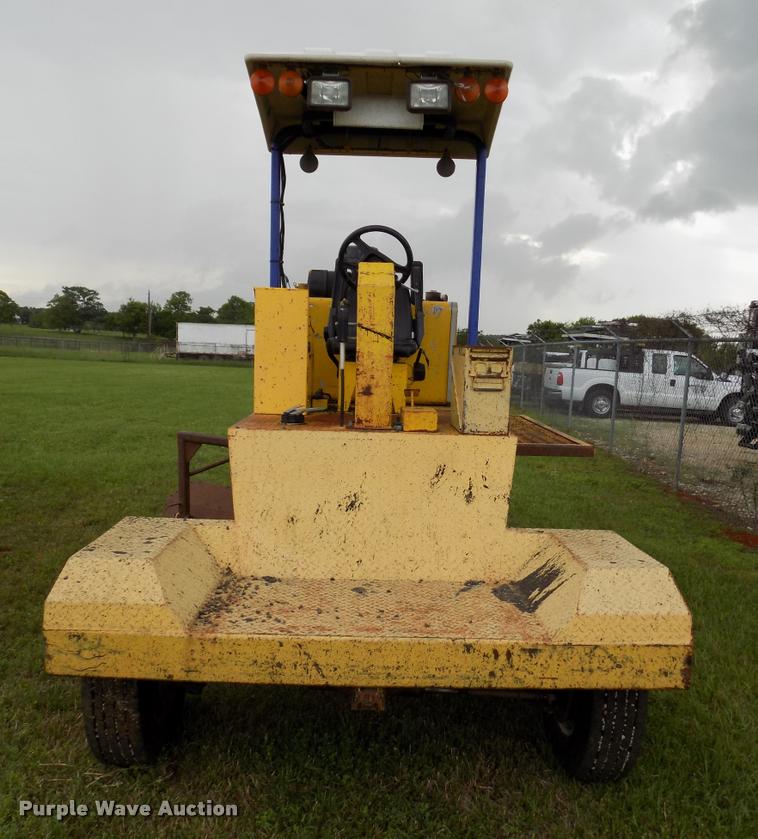 image for item DA6077 2010 Superior Broom DT80-J broom