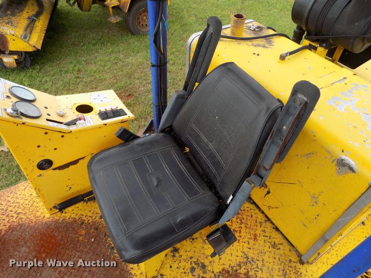 image for item DA6077 2010 Superior Broom DT80-J broom