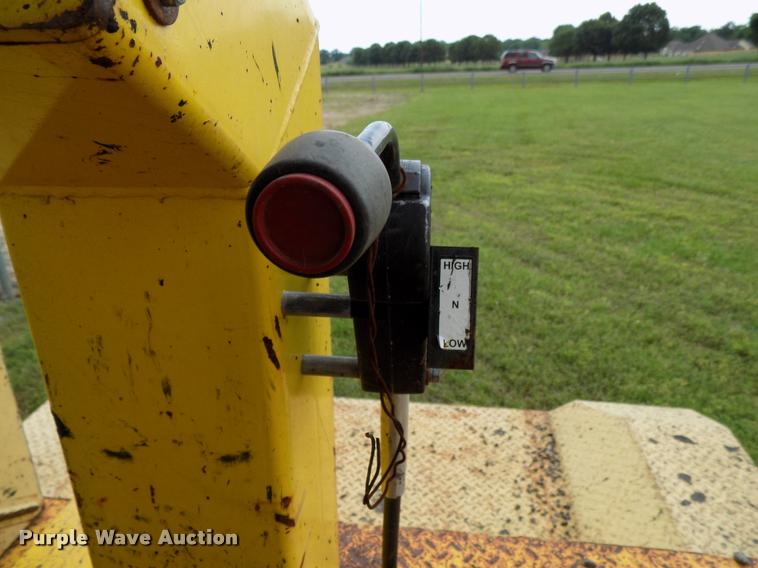 image for item DA6077 2010 Superior Broom DT80-J broom