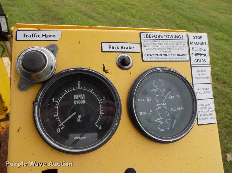 image for item DA6077 2010 Superior Broom DT80-J broom