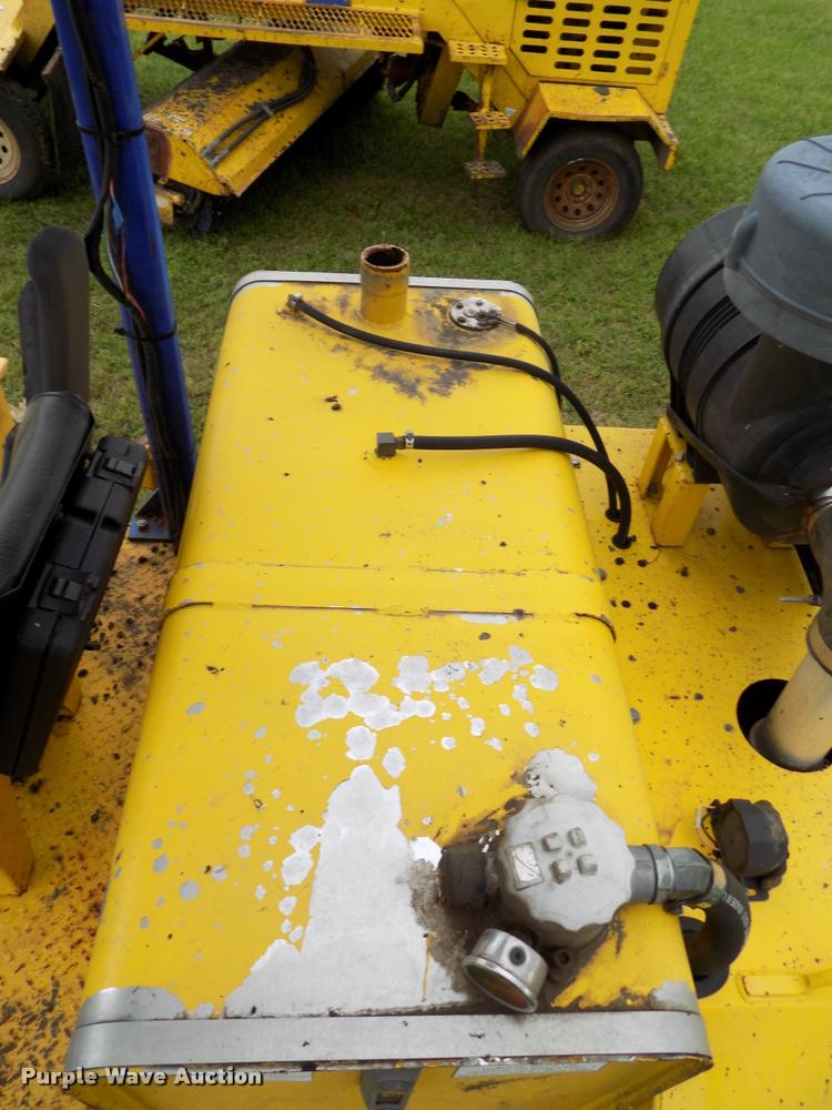 image for item DA6077 2010 Superior Broom DT80-J broom