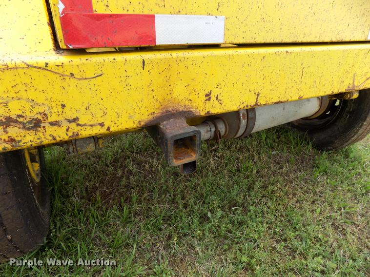 image for item DA6077 2010 Superior Broom DT80-J broom