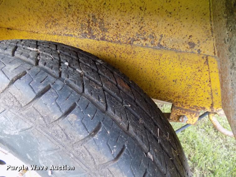 image for item DA6077 2010 Superior Broom DT80-J broom