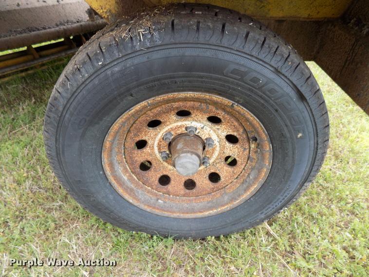 image for item DA6077 2010 Superior Broom DT80-J broom